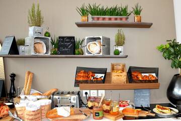 Breakfast buffet