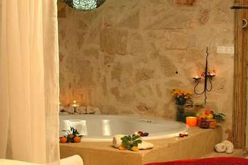 Private spa tub