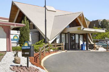 Days Inn by Wyndham Colorado Springs / Garden of the Gods