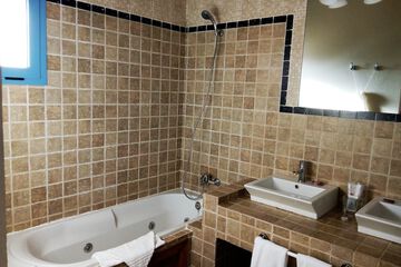 Jetted tub