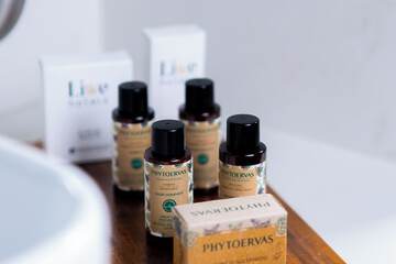 Bathroom amenities
