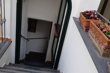 Handrails in stairways