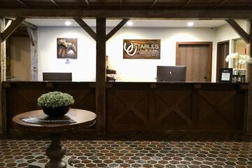 Check-in/check-out kiosk