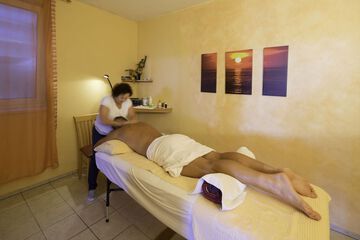 Massage in accommodation