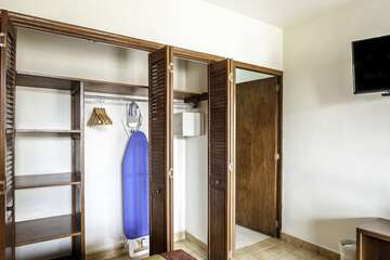 Iron/ironing board