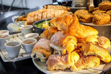Breakfast buffet