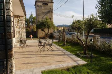 Photo 33