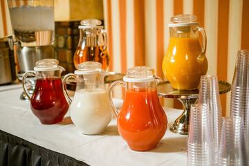 Breakfast/Coffee Service 82 of 88