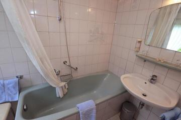 Photo 56