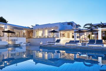 Poolside bar