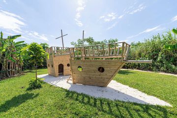 Children's play area - outdoor