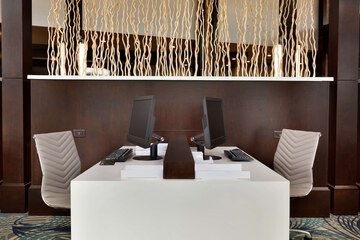 Business Center 34 of 34