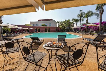 Poolside bar