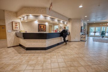 Hotel Interior 6 of 38