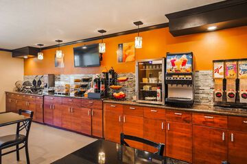 Breakfast/Coffee Service 24 of 27