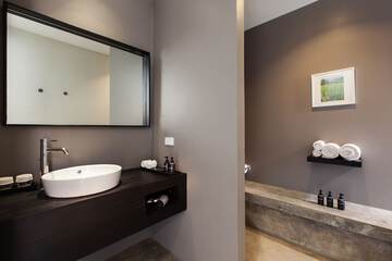 Bathroom sink
