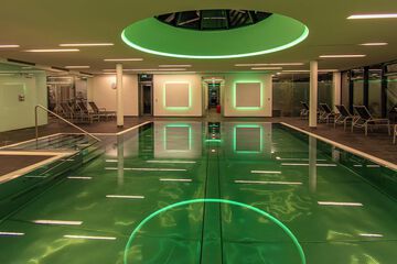 Exercise/lap pool