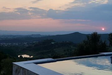 Infinity pool