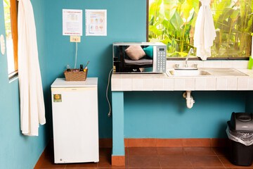 Mini-refrigerator