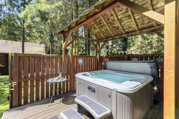 Private spa tub