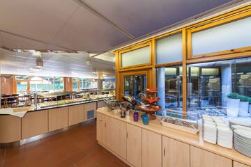 restaurant-cafeteria