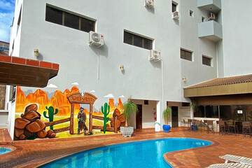 Indoor/outdoor pool