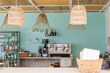 Poolside bar