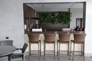 Poolside bar