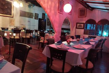 Couples dining