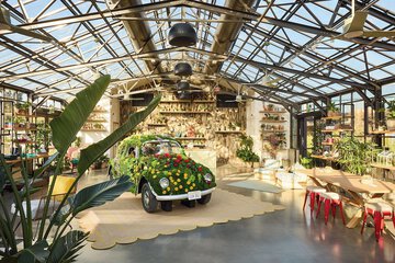 Check-in/check-out kiosk