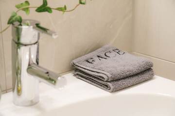 Bathroom sink