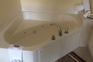 Jetted tub
