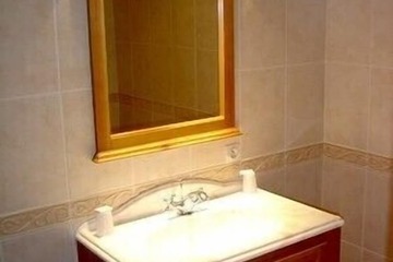 Bathroom sink
