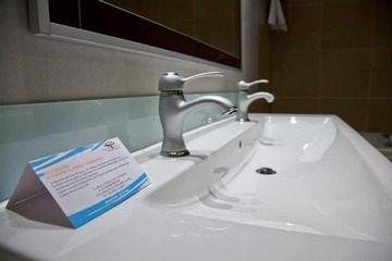 Bathroom sink
