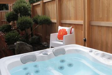 Private spa tub