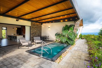 Private spa tub