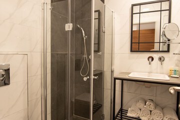Bathroom shower