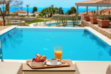 Private pool