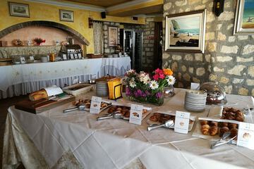 Breakfast buffet