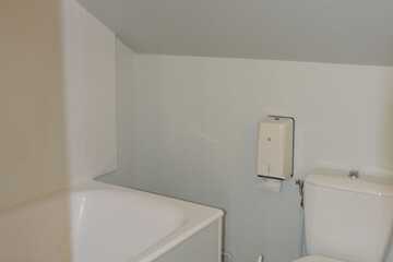 Deep soaking bathtub
