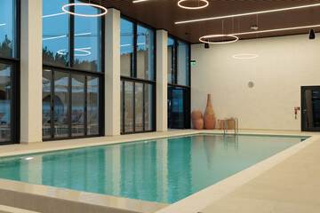 Indoor/outdoor pool