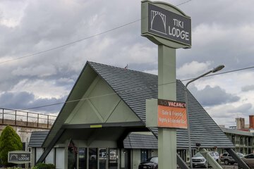 Tiki Lodge