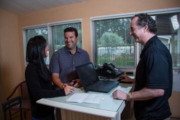 Check-in/check-out kiosk