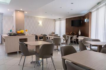 restaurant cafeteria