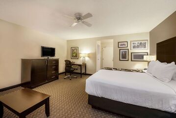 Room 22 of 42