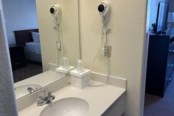Room 18 of 29