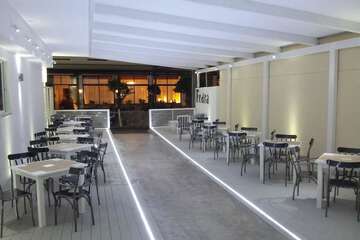Snack bar