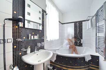 Bathroom sink