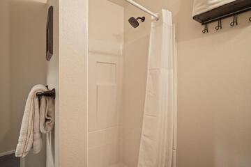 Photo 33