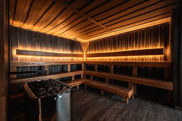 Indoor spa tub